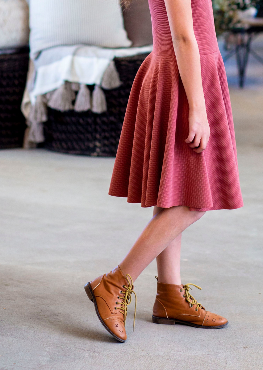 Reese Twirl Cream & Black Grid