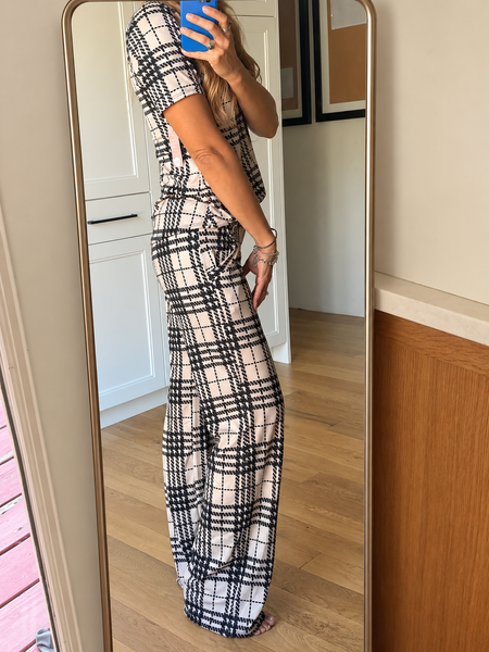 Lauri Peach & Black Grid