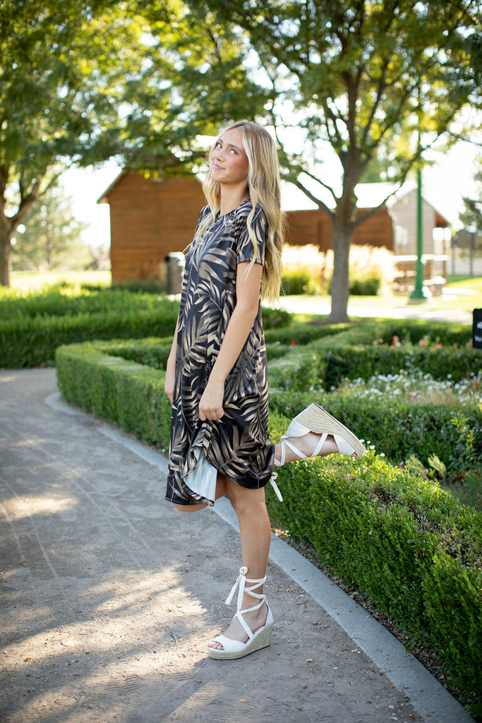 April Dress Palm