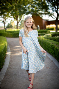 Mini April Blue Daisy