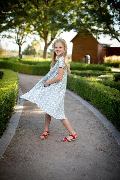 Mini April Blue Daisy