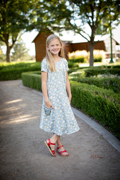 Mini April Blue Daisy