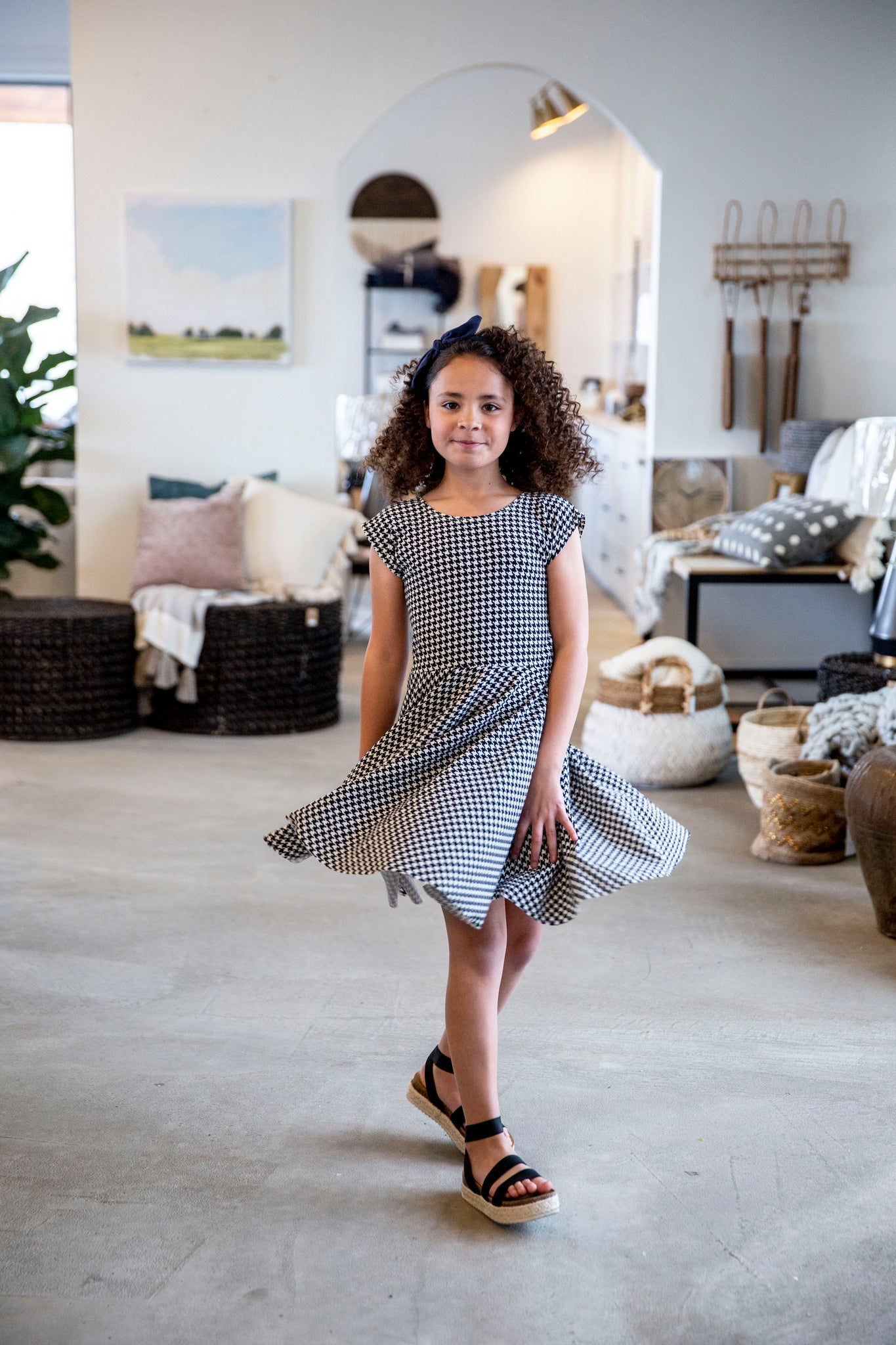 Reese Twirl White & Black Houndstooth