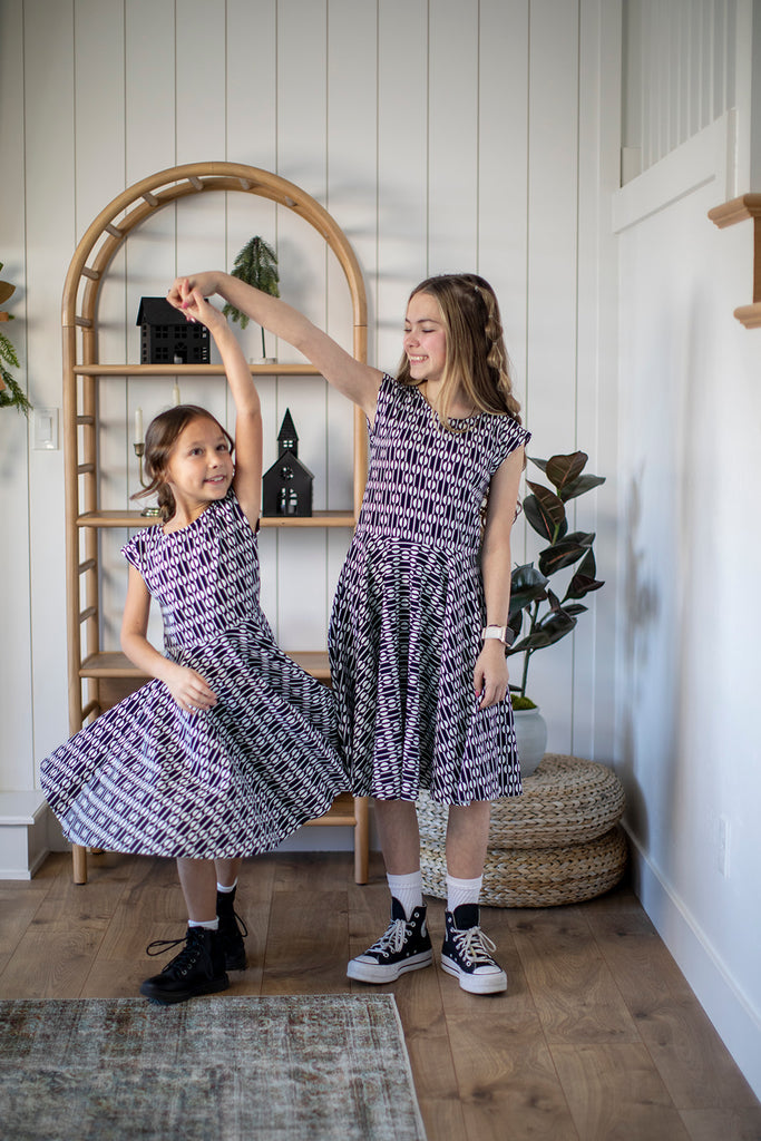 Reese Twirl Navy Circle